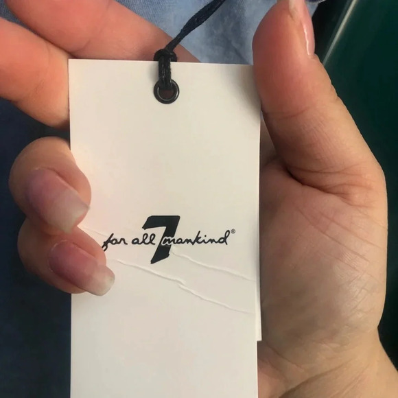 NWT 7 FOR ALL MANKIND DISTRESSED OVERSIZED TEE - Picture 7 of 8